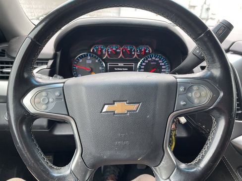 Used 2019 Chevrolet Suburban LT image 10