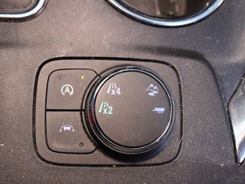 Used 2023 Chevrolet Traverse RS image 29