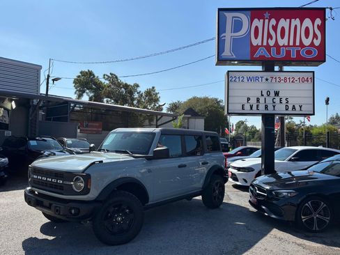 Used 2022 Ford Bronco Black Diamond image 1