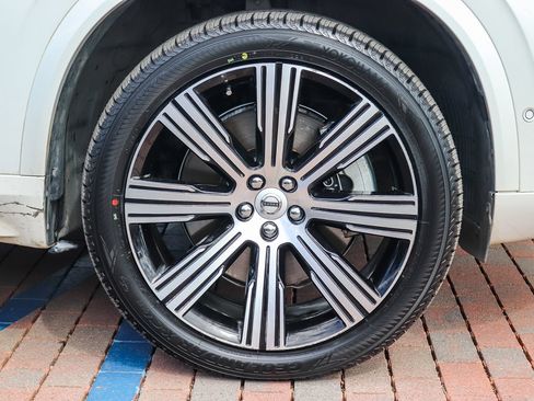 Used 2025 Volvo XC90 T8 Plus w/ Protection Package Premier AWD/4WD image 11