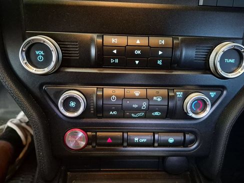 Used 2021 Ford Mustang GT RWD image 29