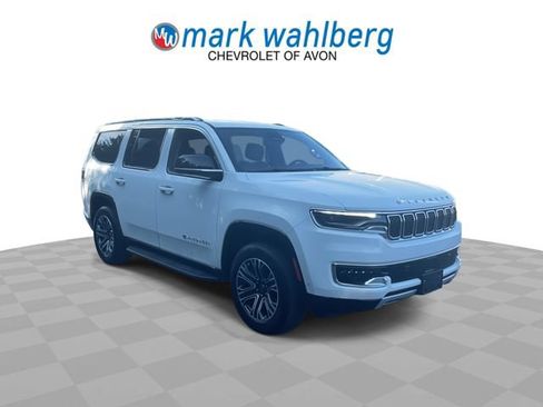 Used 2025 Jeep Wagoneer Series II AWD/4WD image 2