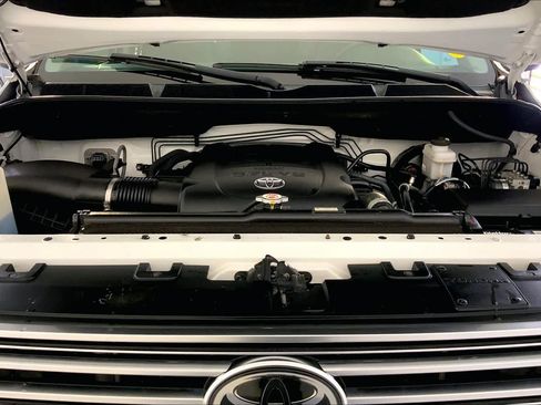 Used 2020 Toyota Tundra Limited w/ Limited Premium Package AWD/4WD image 30