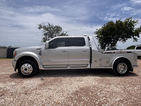 Used 2017 Ford F450 Platinum w/ Platinum Ultimate Package AWD/4WD image 2