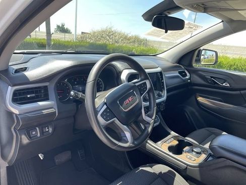 Used 2023 GMC Acadia SLE w/ Driver Convenience Package FWD image 10