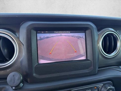 Used 2020 Jeep Wrangler Unlimited Sahara AWD/4WD image 18