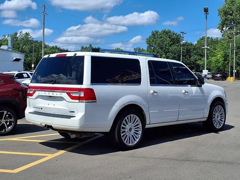 Used 2016 Lincoln Navigator L Select AWD/4WD image 2