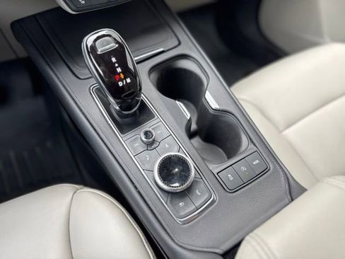 Used 2022 Cadillac XT4 Luxury w/ Cold Weather Package image 15