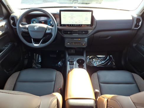 Used 2025 Ford Bronco Sport Outer Banks w/ Outer Banks Tech Package+ image 12