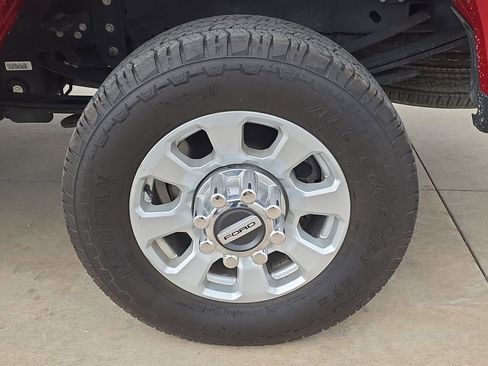 Used 2024 Ford F250 XLT w/ Camper Package image 32