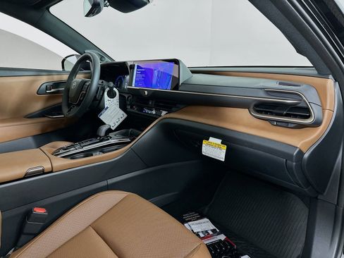 New 2026 Toyota Crown Signia image 31