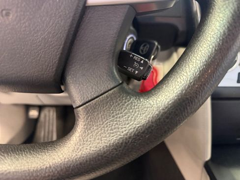 Used 2014 Toyota Camry LE FWD image 23