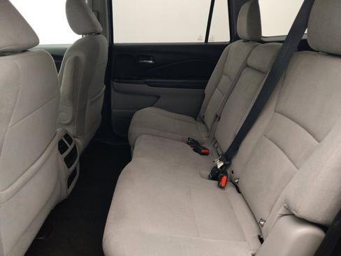 Used 2021 Honda Pilot EX image 18