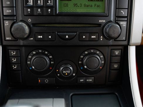 Used 2008 Land Rover Range Rover Sport HSE image 29