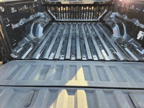 Used 2023 Chevrolet Colorado Z71 w/ Z71 Convenience Package 2 image 36