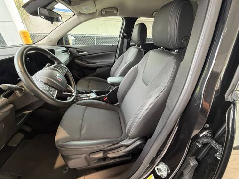 Used 2025 Buick Encore GX Preferred AWD/4WD image 25