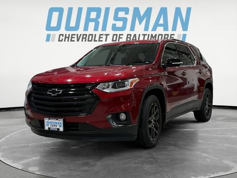 Used 2020 Chevrolet Traverse LT w/ LPO, Blackout Package image 2