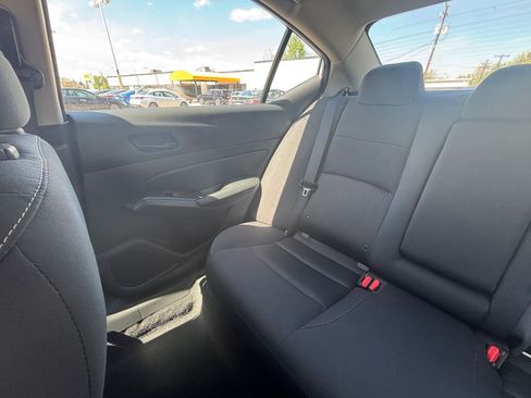 Used 2025 Nissan Altima 2.5 SV FWD image 37