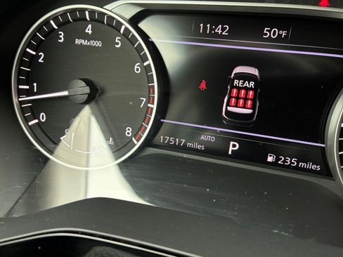 Used 2025 Nissan Pathfinder SV AWD/4WD image 43