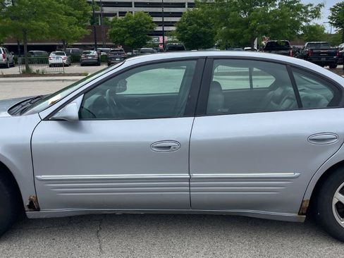 Used 2004 Pontiac Bonneville SE w/ Leather Appointment Package FWD image 9