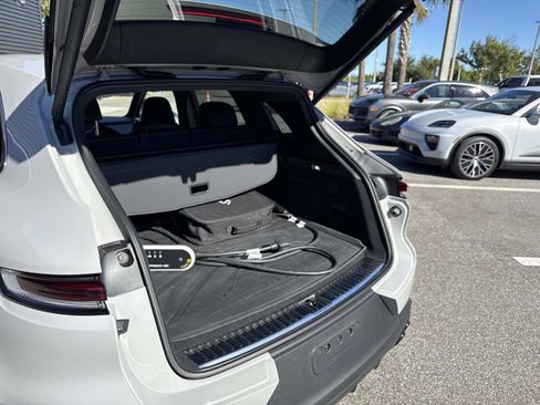 Certified 2025 Porsche Cayenne S image 21