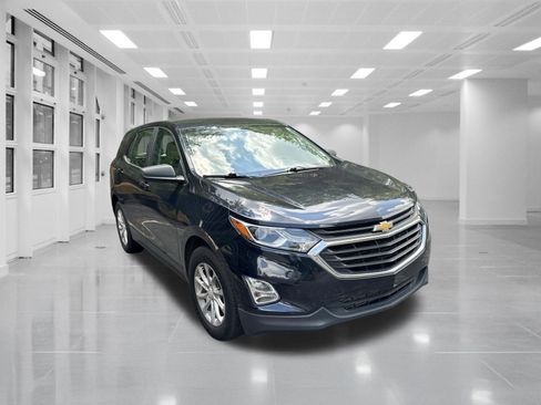 Used 2021 Chevrolet Equinox LS FWD image 3
