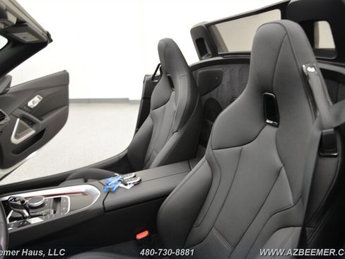 Used 2024 BMW Z4 M40i w/ Premium Package image 18