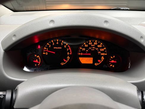 Used 2010 Nissan Frontier SE image 35