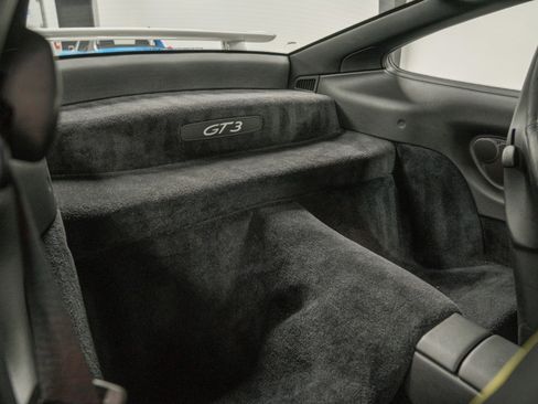 Used 2005 Porsche 911 GT3 image 28
