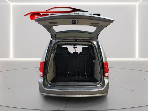 Used 2016 Dodge Grand Caravan SXT w/ Rear Park Assist Package FWD image 22