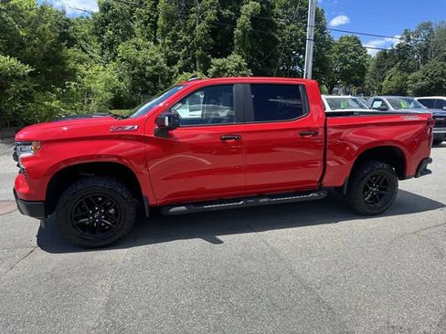 Used 2022 Chevrolet Silverado 1500 LT Trail Boss w/ LT Trail Boss Premium Package AWD/4WD image 2