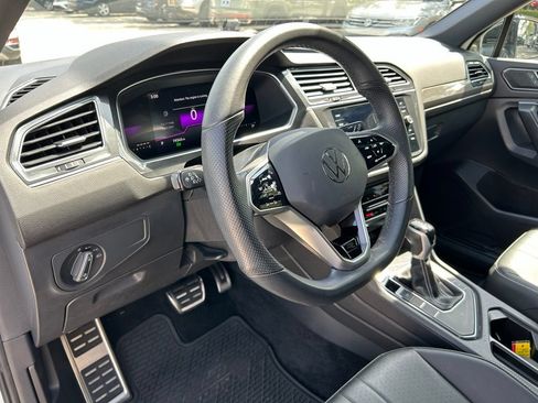 Certified 2023 Volkswagen Tiguan SE R-Line FWD image 17