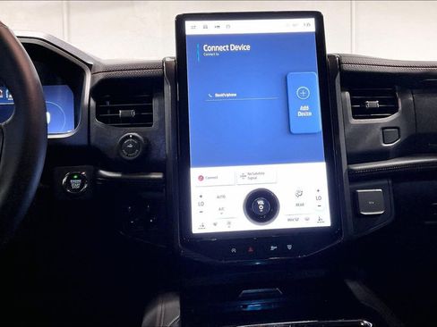 Used 2024 Ford Expedition Limited image 8