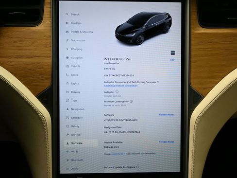 Used 2021 Tesla Model X Long Range image 34