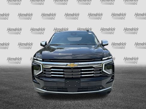 Used 2025 Chevrolet Suburban Premier RWD image 3