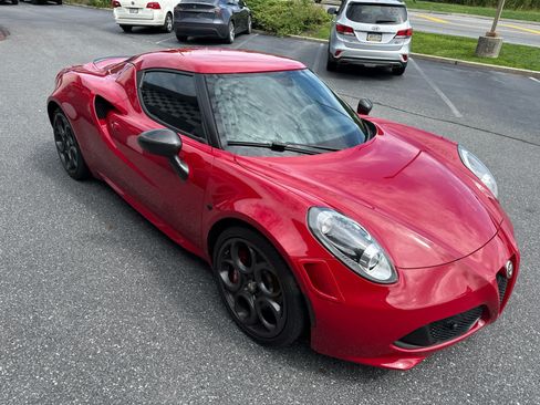 Used 2015 Alfa Romeo 4C Launch Edition w/ Convenience Group RWD image 3