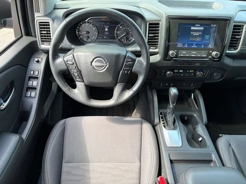 Used 2022 Nissan Frontier SV RWD image 18