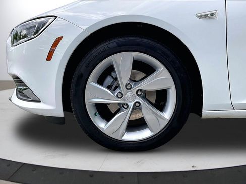 Used 2019 Buick Regal Preferred w/ Sights and Sounds Package image 34