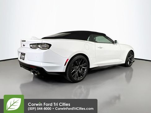 Used 2022 Chevrolet Camaro ZL1 RWD image 15