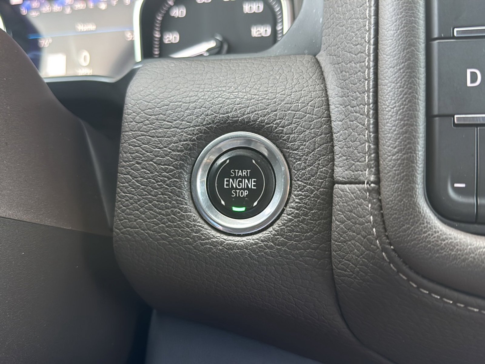 Used 2021 GMC Yukon Denali w/ Denali Ultimate Package AWD/4WD image 39