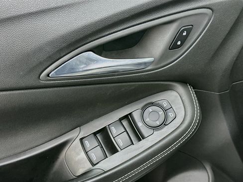 Used 2025 Buick Encore GX Preferred FWD image 15