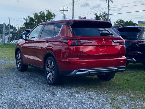 New 2025 Mitsubishi Outlander SE image 3
