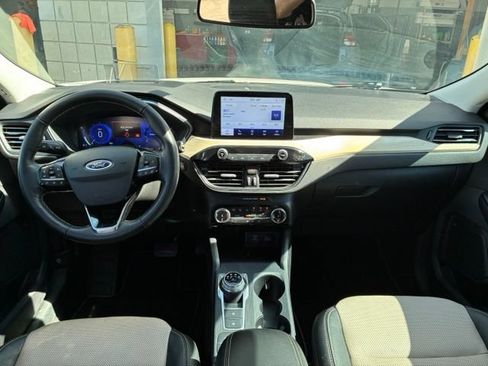 Used 2022 Ford Escape Titanium w/ Titanium Elite Package AWD/4WD image 12