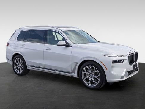 Used 2026 BMW X7 xDrive40i AWD/4WD image 12