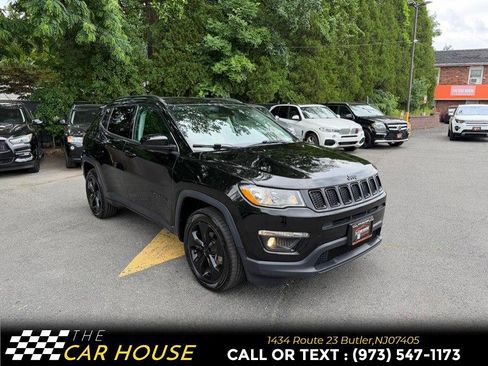 Used 2018 Jeep Compass Latitude AWD/4WD image 5