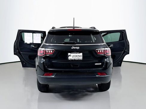 Used 2017 Jeep Compass Latitude FWD image 21