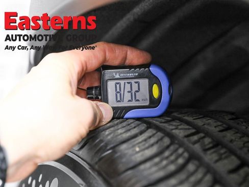 Used 2021 Toyota RAV4 LE image 27