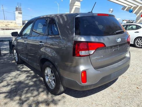 Used 2014 Kia Sorento LX AWD/4WD image 3