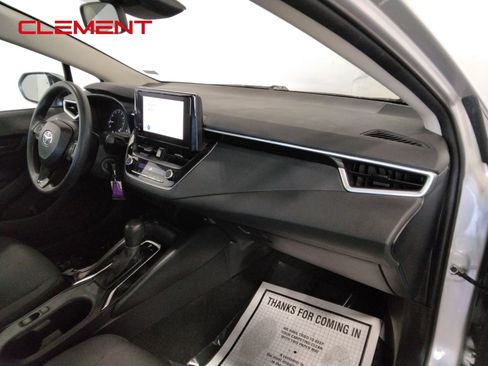 Used 2024 Toyota Corolla LE image 39