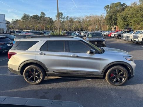 Used 2024 Ford Explorer ST w/ Equipment Group 401A image 9